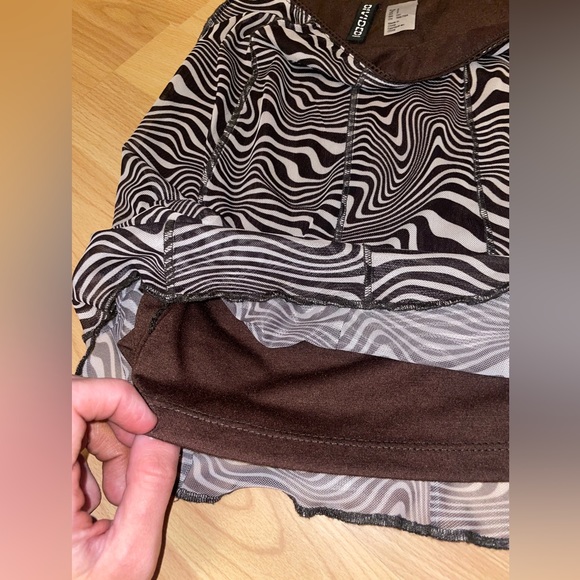 COPY - Y2K brown and beige mesh mini skirt ! 🤩🤎🖤🤎✨ (new without tags!) - Picture 9 of 10